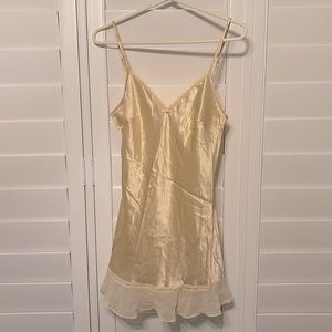 NWOT Victoria’s Secret cream silk negligee w/ adjust straps and V back. Sz small